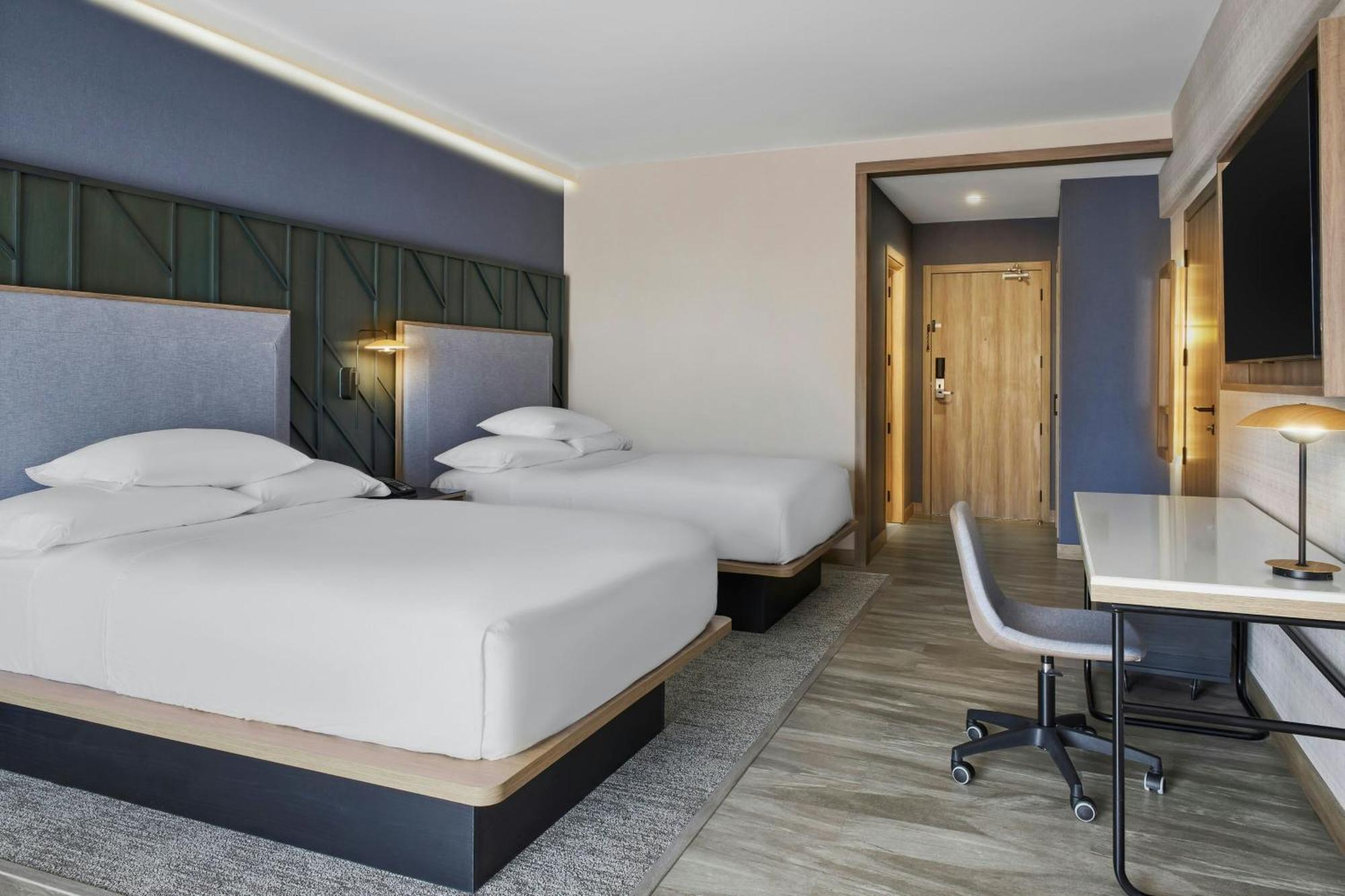 Отель Courtyard By Marriott San Jose Escazu Экстерьер фото