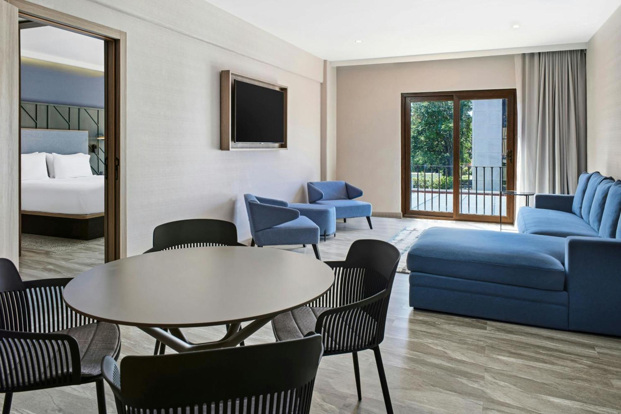 Отель Courtyard By Marriott San Jose Escazu Экстерьер фото
