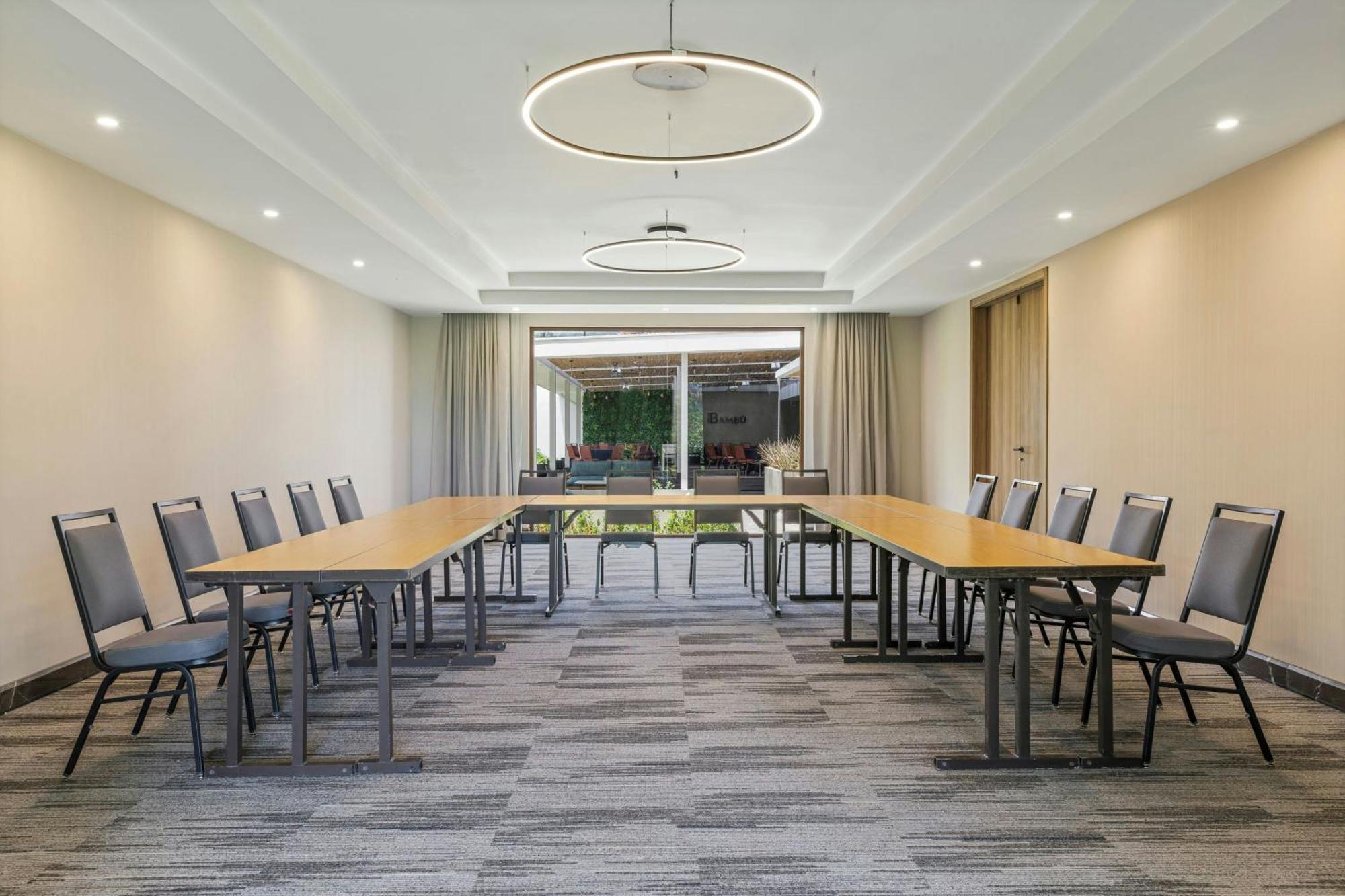 Отель Courtyard By Marriott San Jose Escazu Экстерьер фото
