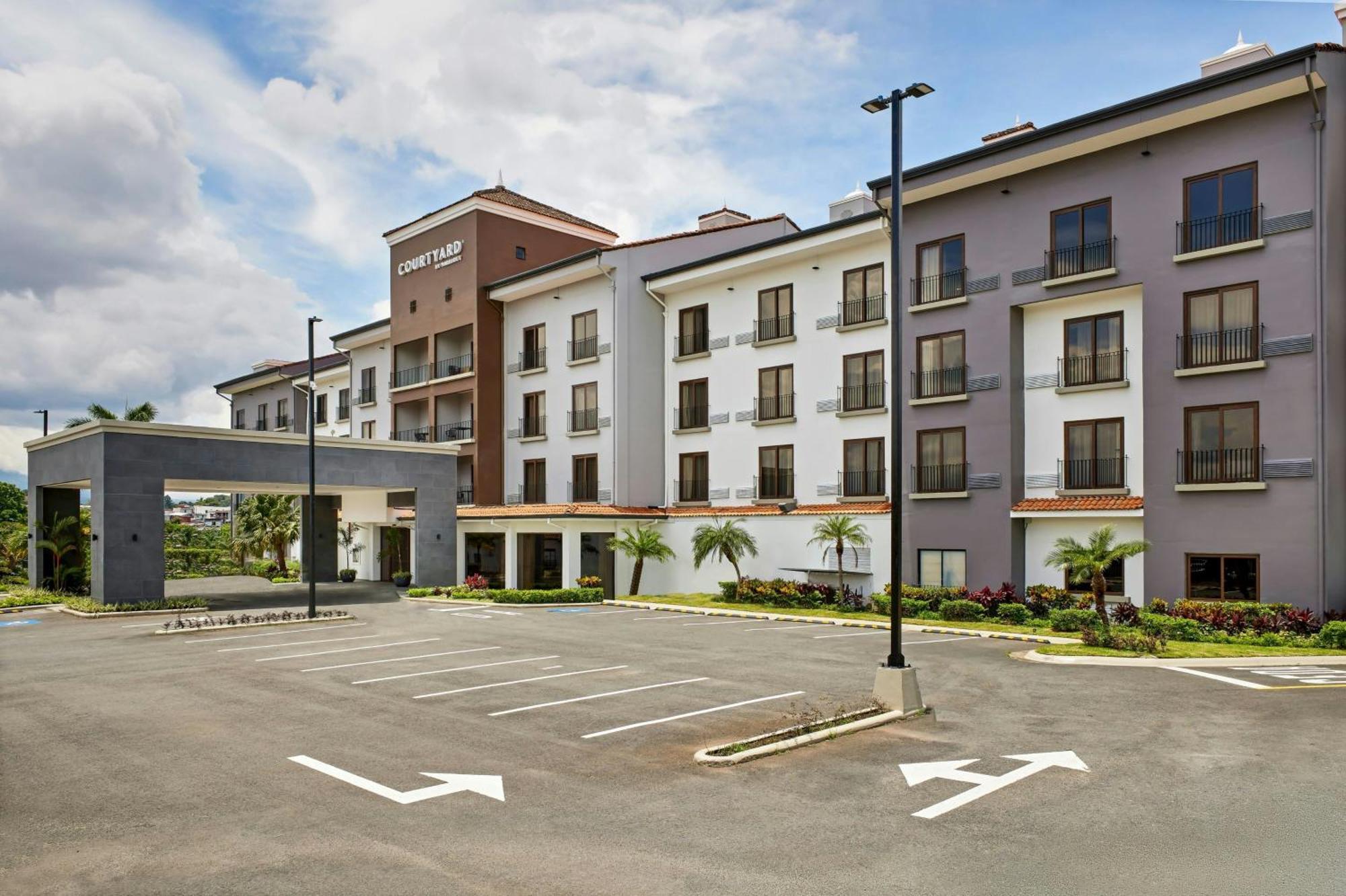 Отель Courtyard By Marriott San Jose Escazu Экстерьер фото